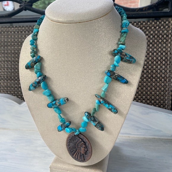 Beautiful statement necklace - Picture 1 of 4